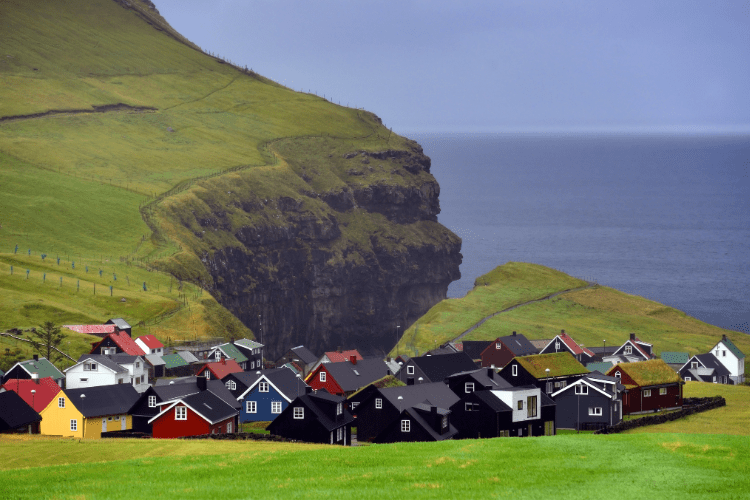 Färöer Inseln bereisen und entdecken. 