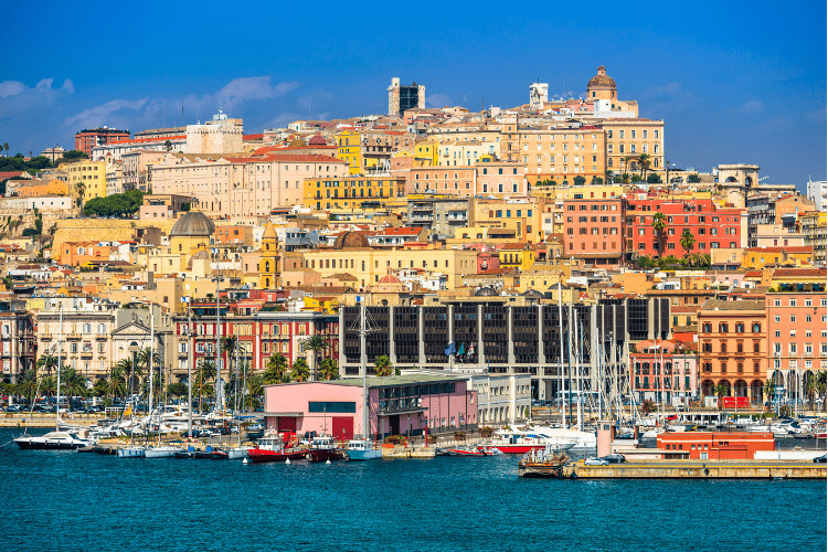 Cagliari - Eine der größten Städte auf Sardinien - Sardinien entdecken - Cagliari Urlaub - Pauschalreise Sardinien buchen bei Reisebuchen.net