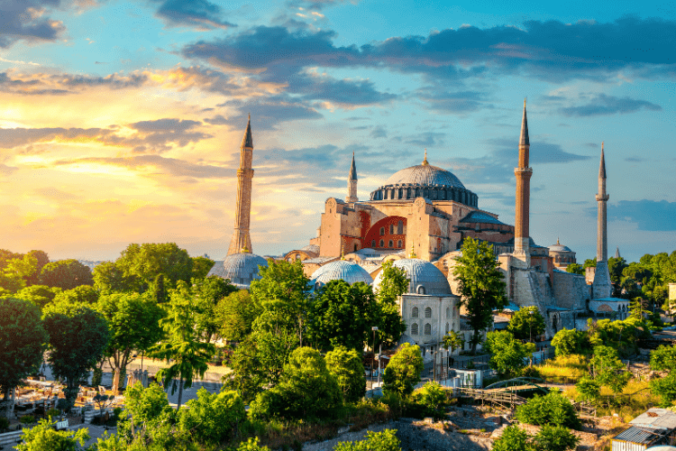 Istanbul Moschee entdecken - Jetzt Die Weltmetropole Istanbul entdecken und Pauschalreise nach Istanbul buchen bei Reisebuchen.net
